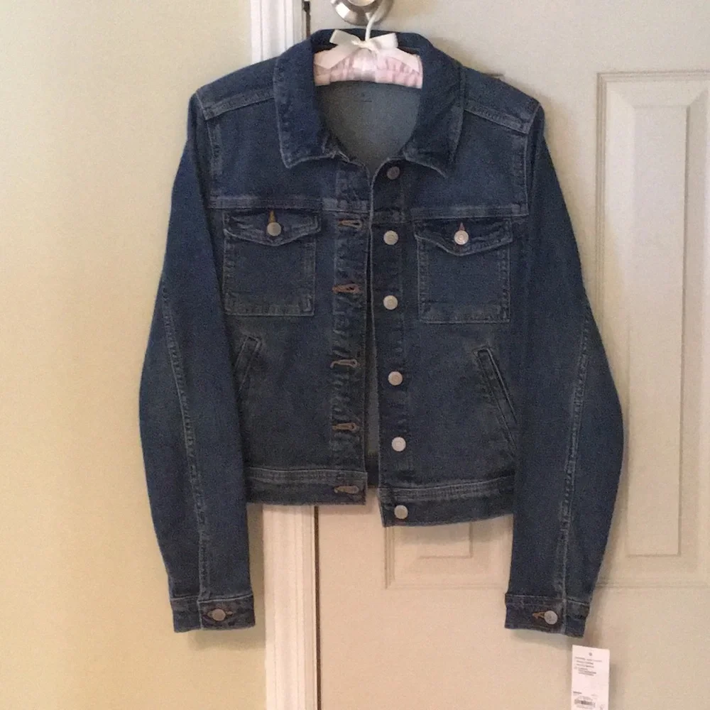 NWT, Cropped Denim Jacket - Picture 3 of 10